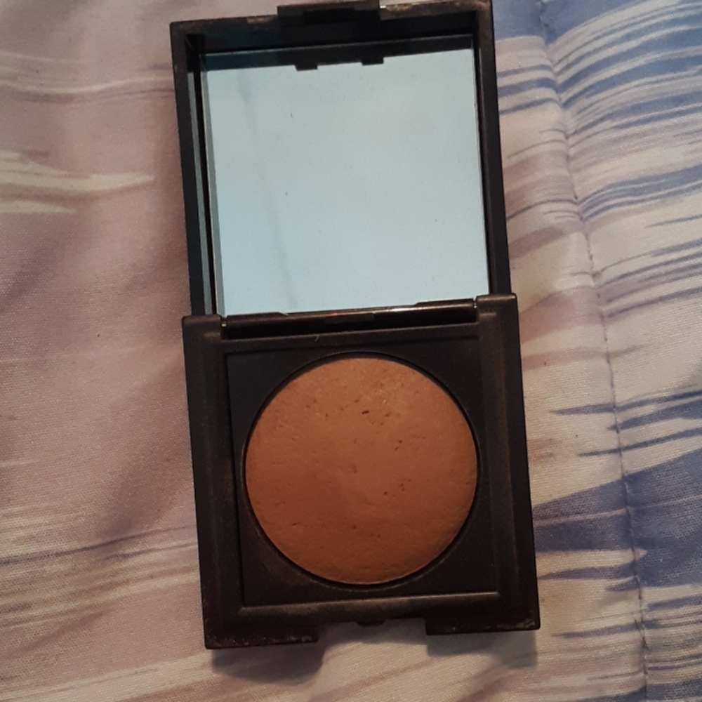 Bronzer - Picture 2 of 2